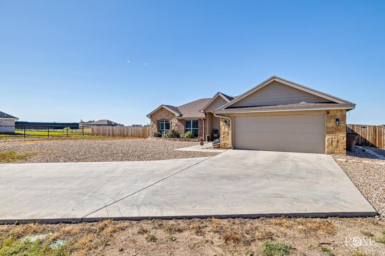 8322 Lynx Ln - Photo 2 of 31