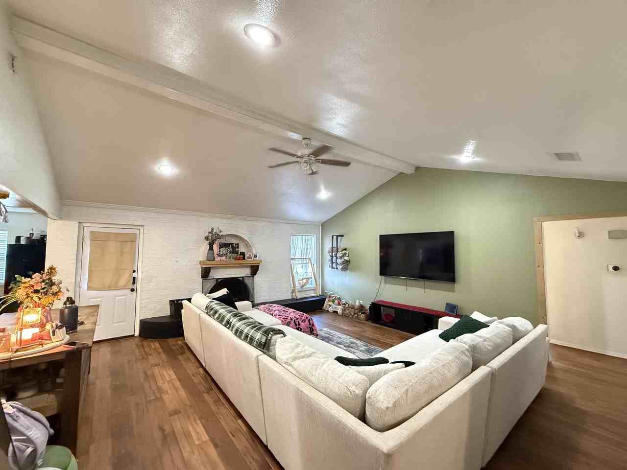 3118 Bluebonnet Ln - Photo 5 of 15