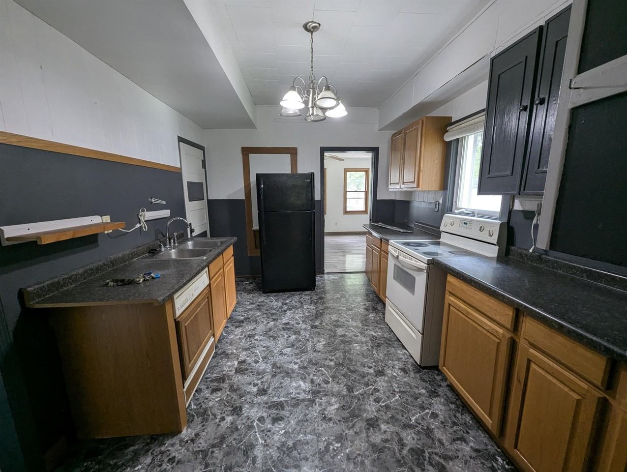 420 Madison St - Photo 3 of 13
