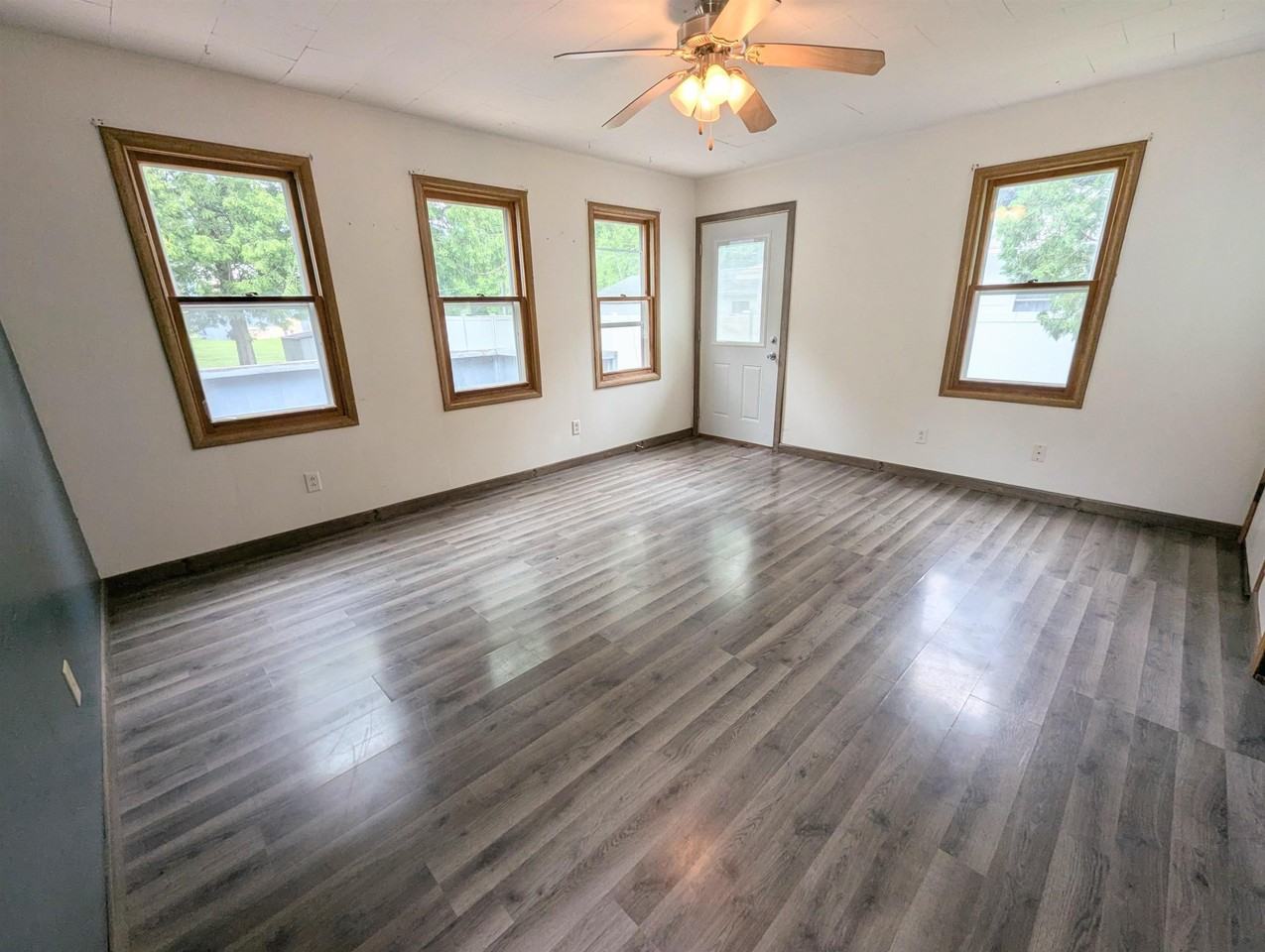 420 Madison St - Photo 5 of 13