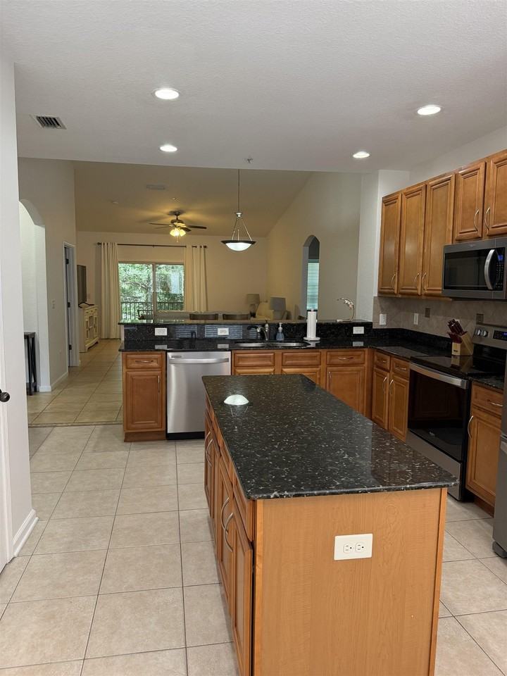 175 Bayberry Cir #1005 - Photo 5 of 22
