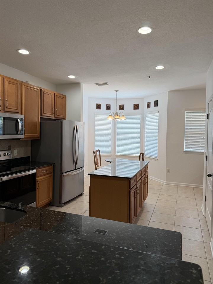 175 Bayberry Cir #1005 - Photo 7 of 22