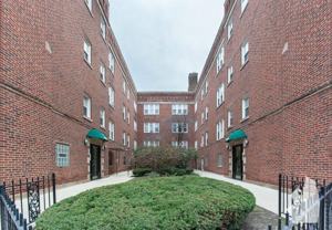 1828 W Lawrence Ave - Photo 1 of 1