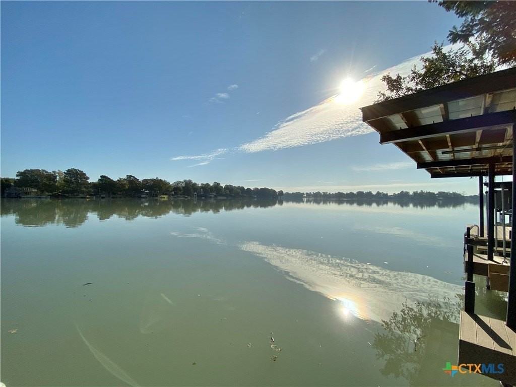 906 Lakeview Trl - Photo 3 of 14