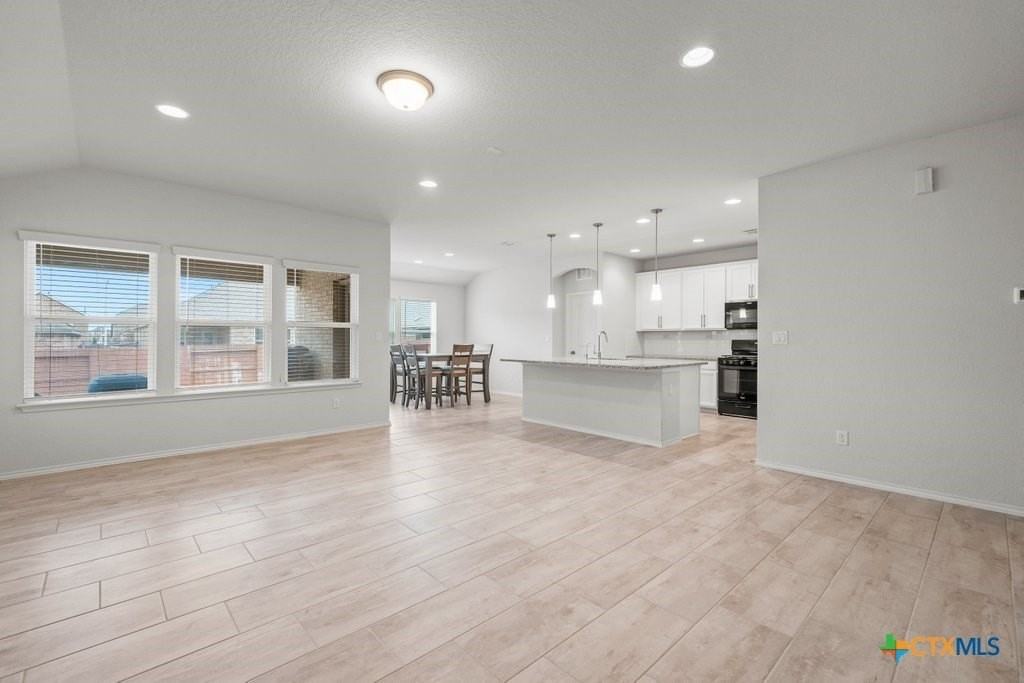2269 Kiskadee Dr - Photo 4 of 23