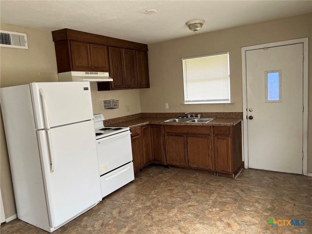 3804 Trimmier Rd #6 - Photo 2 of 7