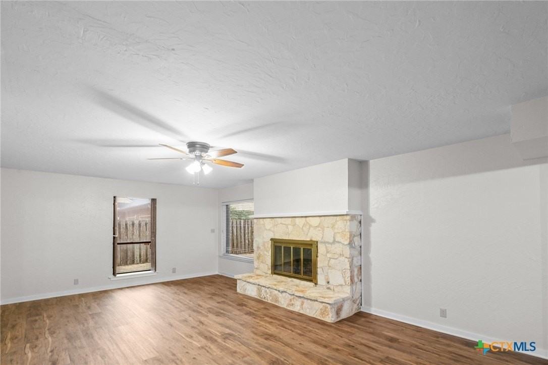 213 Tracy Ln - Photo 4 of 47