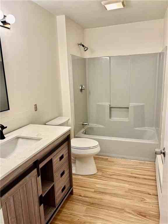 222 Eldridge St - Photo 5 of 6