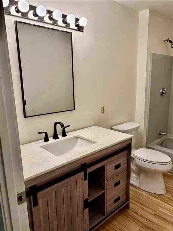 222 Eldridge St - Photo 6 of 6