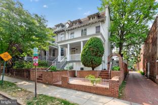 768 Quebec Pl Nw #B - Photo 1 of 1