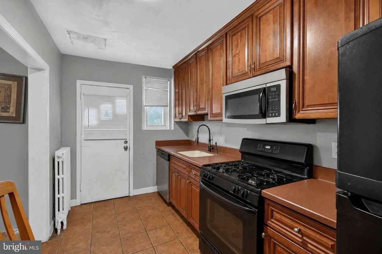 5016 E Capitol St Ne - Photo 4 of 19