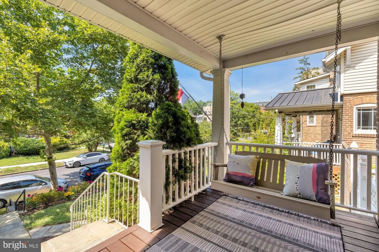 821 Elder St Nw - Photo 3 of 50