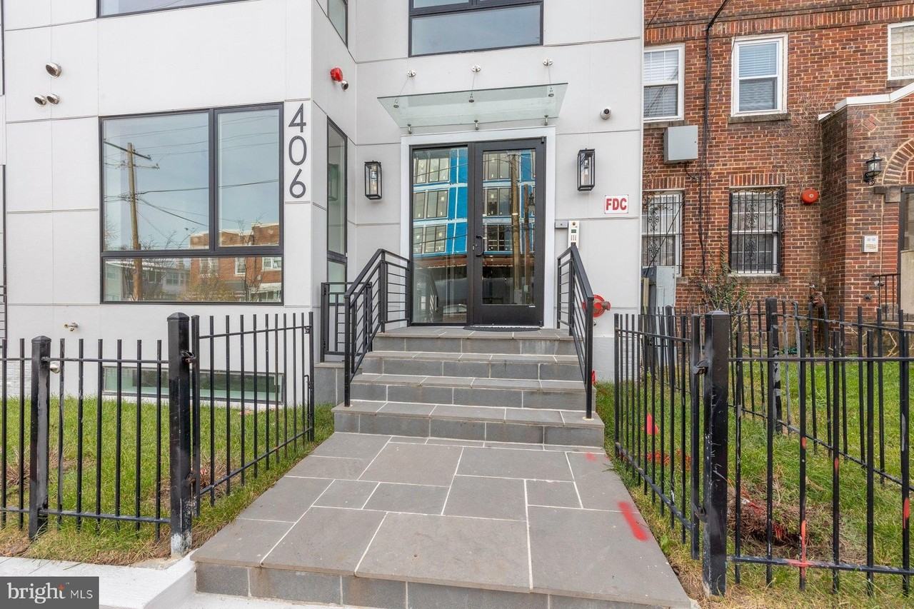 406 Kennedy St Nw #404 - Photo 2 of 19