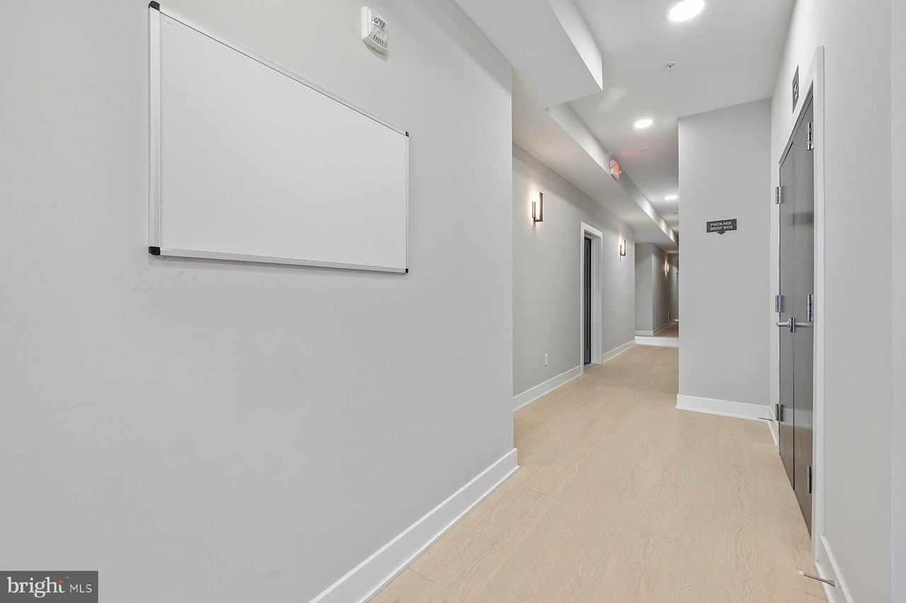 406 Kennedy St Nw #404 - Photo 3 of 19