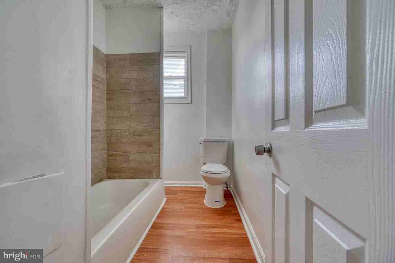 1917 N Monroe St - Photo 4 of 5