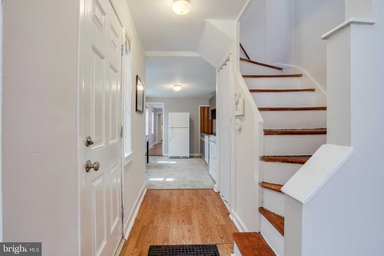 1731 E Lombard St - Photo 5 of 26