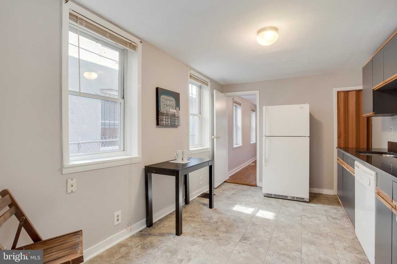 1731 E Lombard St - Photo 7 of 26