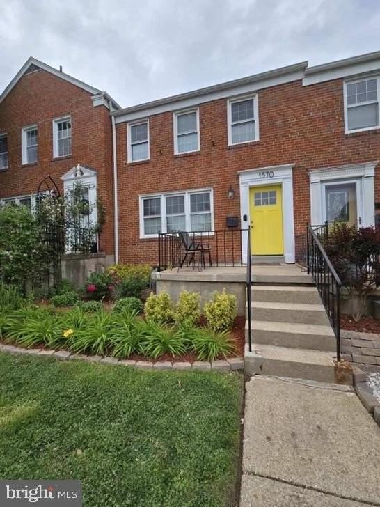 1570 Dellsway Rd - Photo 2 of 31