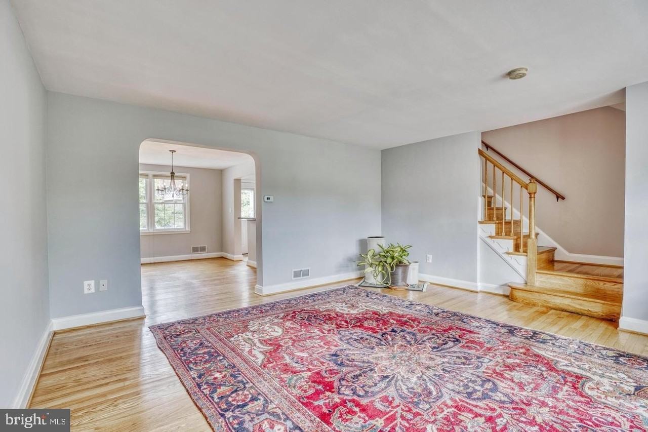 1570 Dellsway Rd - Photo 4 of 31