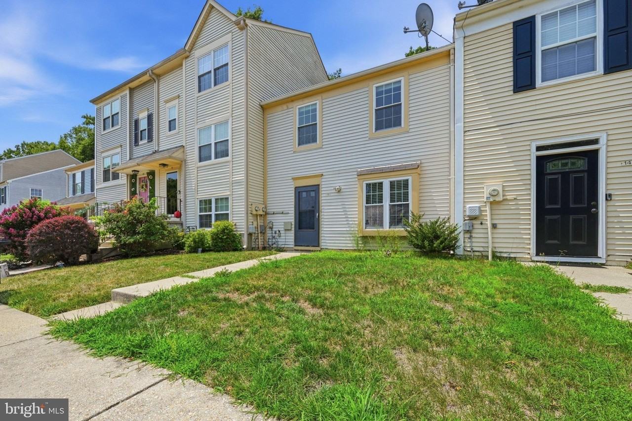 16 Meadowside Ct - Photo 2 of 45