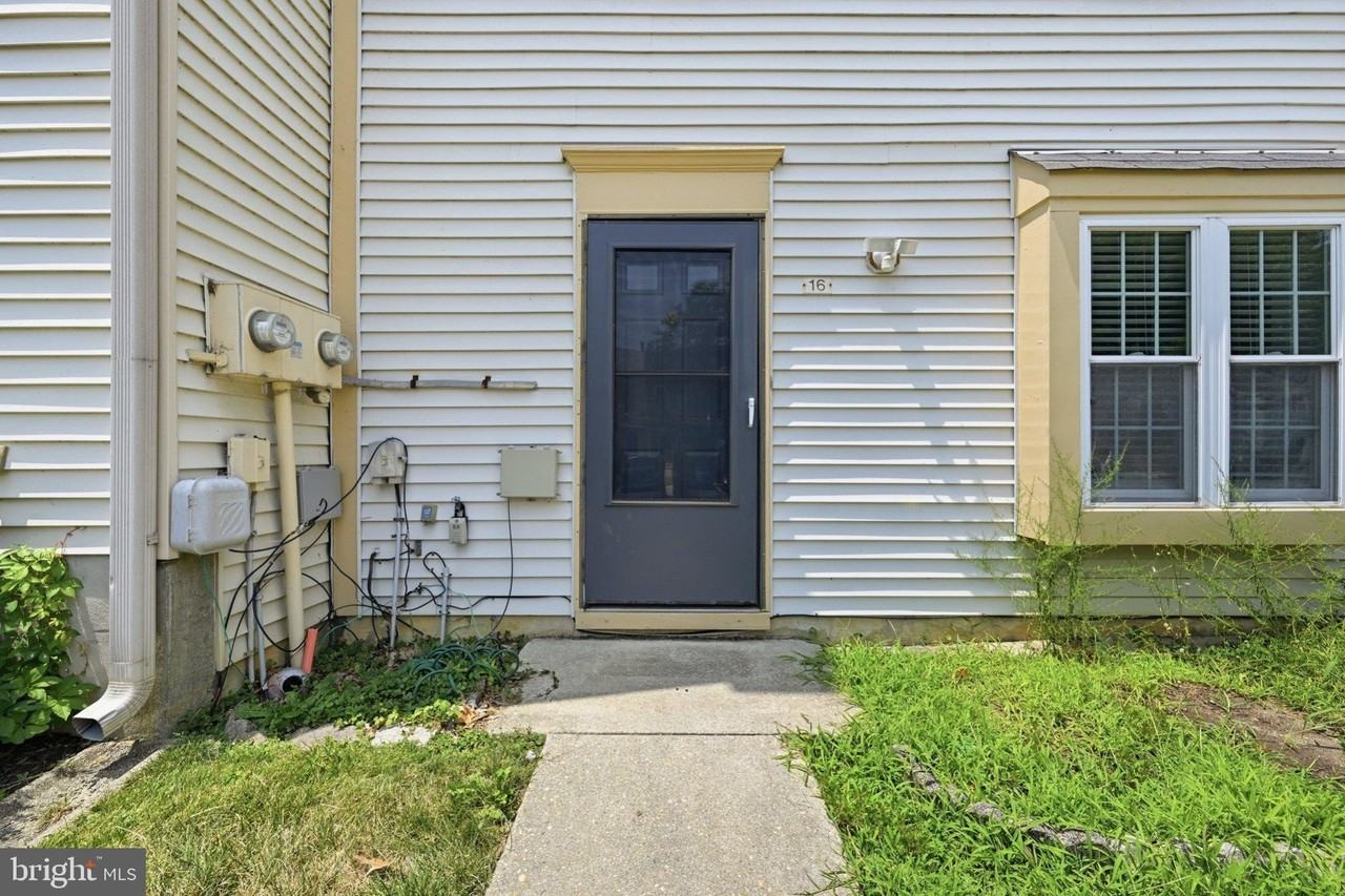 16 Meadowside Ct - Photo 4 of 45