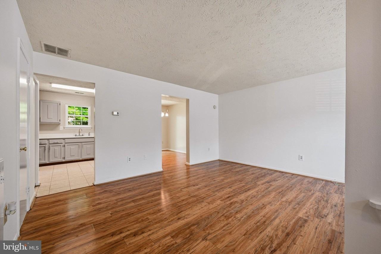 16 Meadowside Ct - Photo 6 of 45