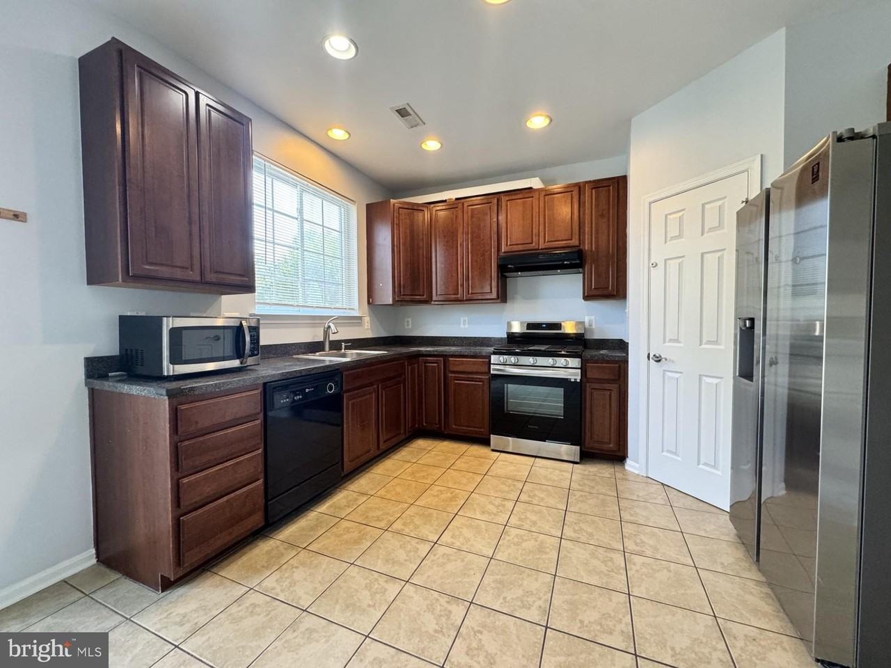 636 Tantallon Ct #140 - Photo 7 of 19