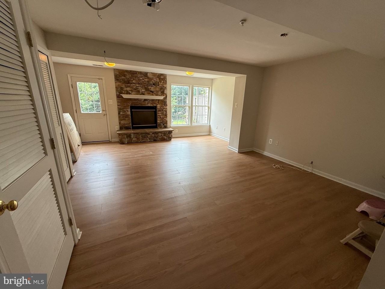 7123 Maiden Point Pl - Photo 3 of 23