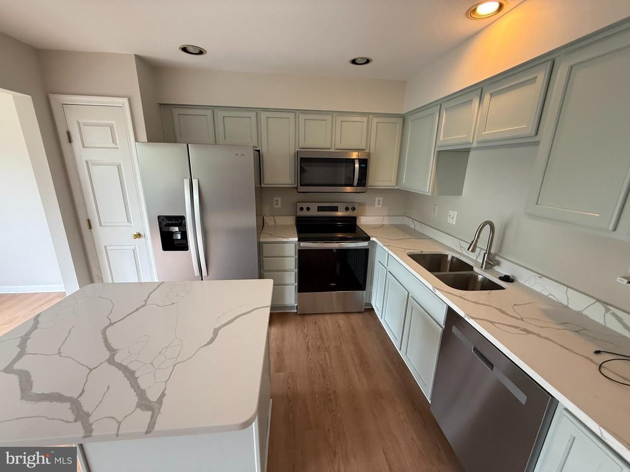 7123 Maiden Point Pl - Photo 7 of 23