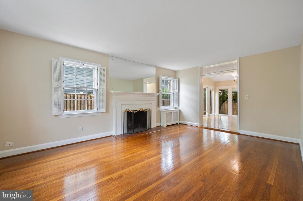 5122 Fairglen Ln - Photo 4 of 30