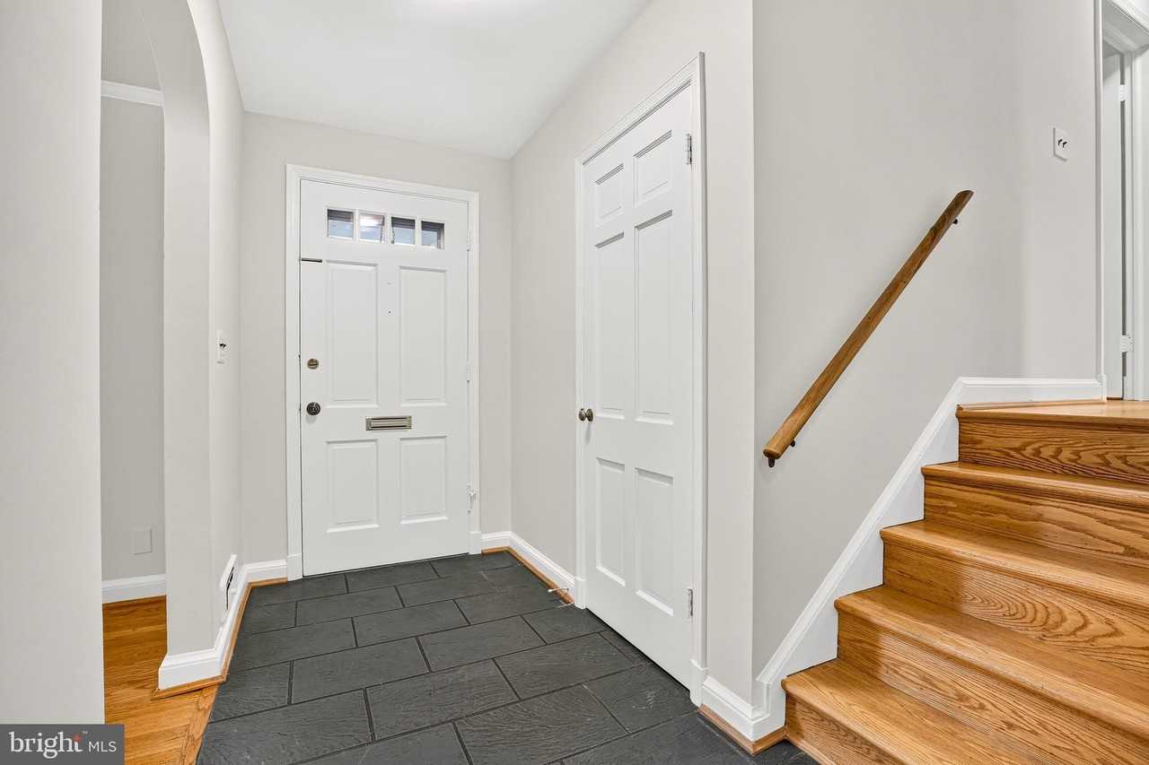 5625 Ogden Rd - Photo 3 of 35