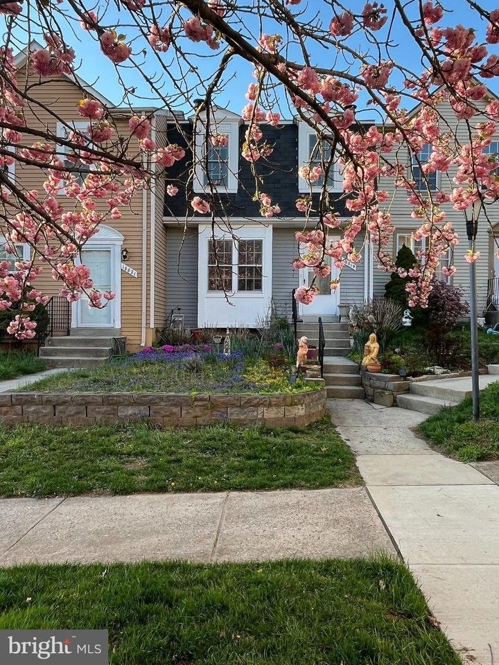18819 Birdseye Dr - Photo 2 of 50