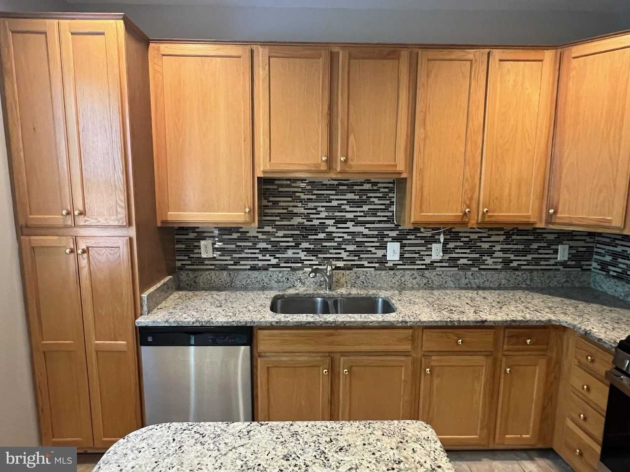 18023 Calabar Dr - Photo 3 of 29