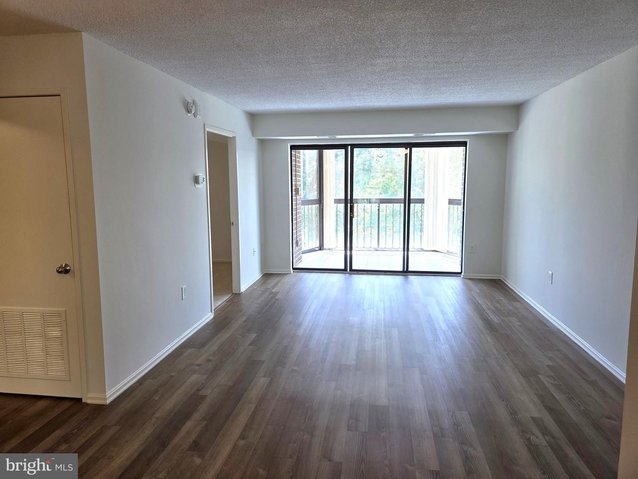 15107 Interlachen Dr #2-520 - Photo 2 of 18
