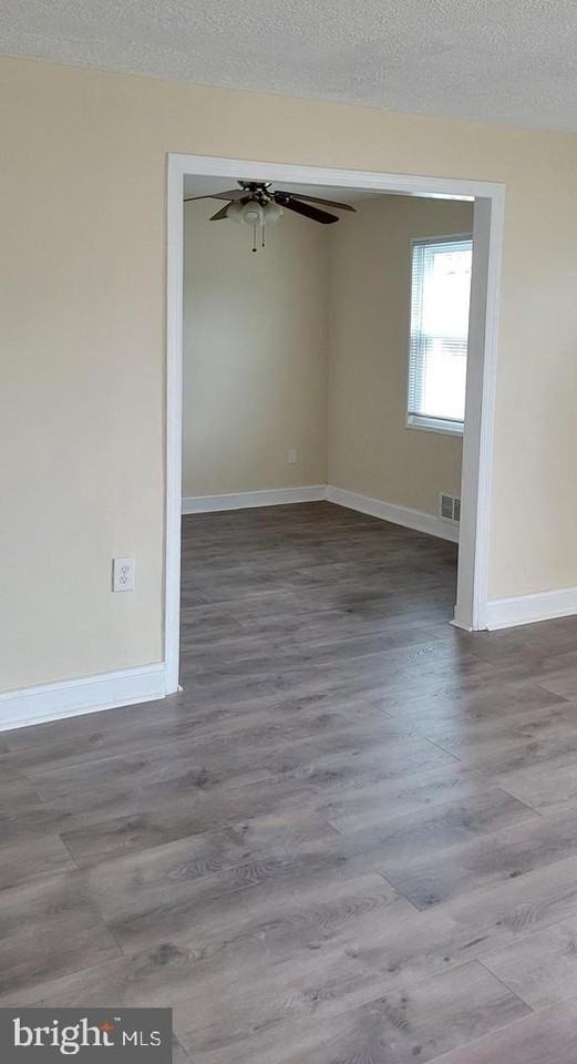 5018 N Englewood Dr - Photo 5 of 11