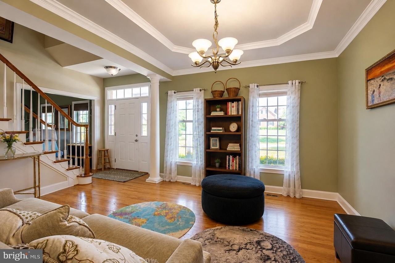 13624 Creek View Dr - Photo 2 of 10