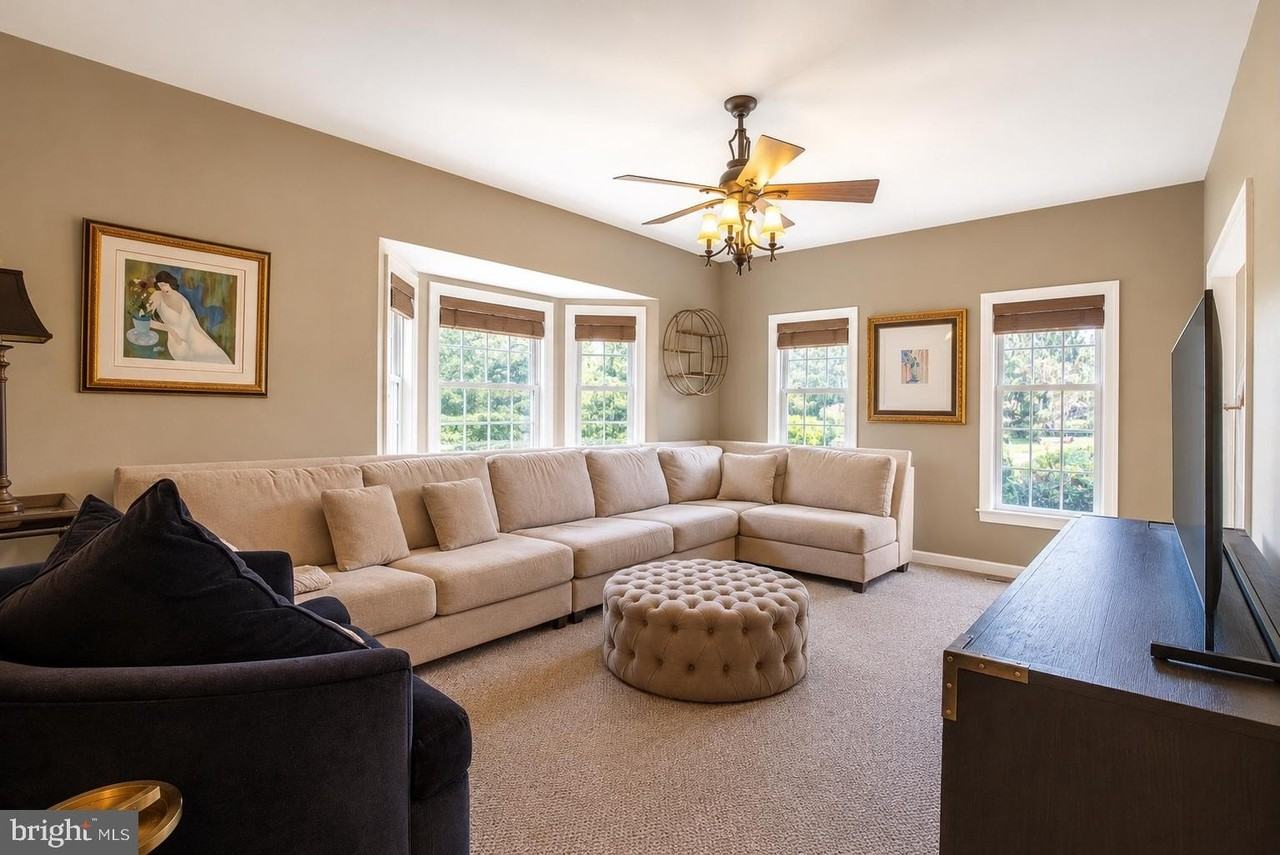 13624 Creek View Dr - Photo 3 of 10