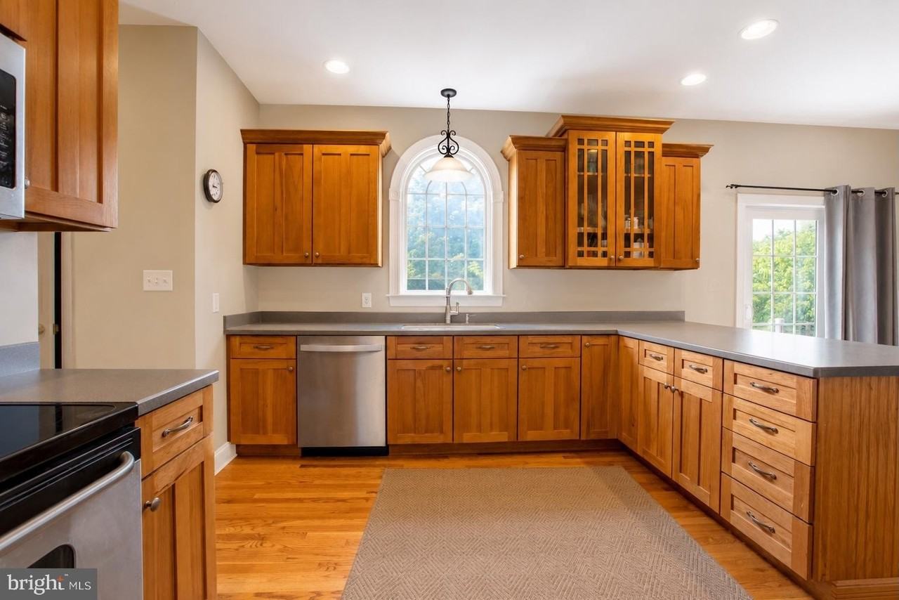 13624 Creek View Dr - Photo 4 of 10