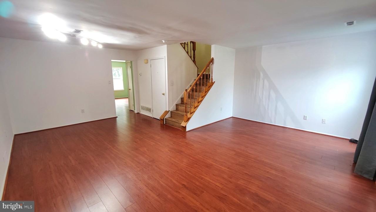 166 Winstead Dr - Photo 3 of 16