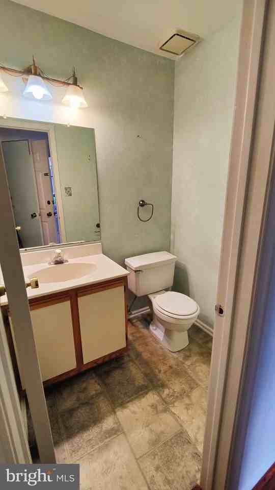 166 Winstead Dr - Photo 5 of 16