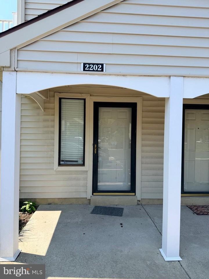 2202 Sandra Rd - Photo 3 of 27