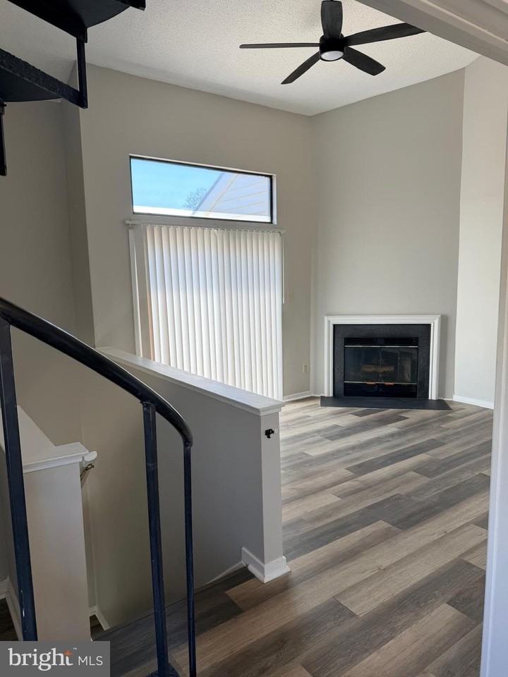 2202 Sandra Rd - Photo 6 of 27