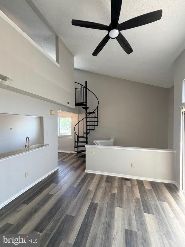 2202 Sandra Rd - Photo 7 of 27