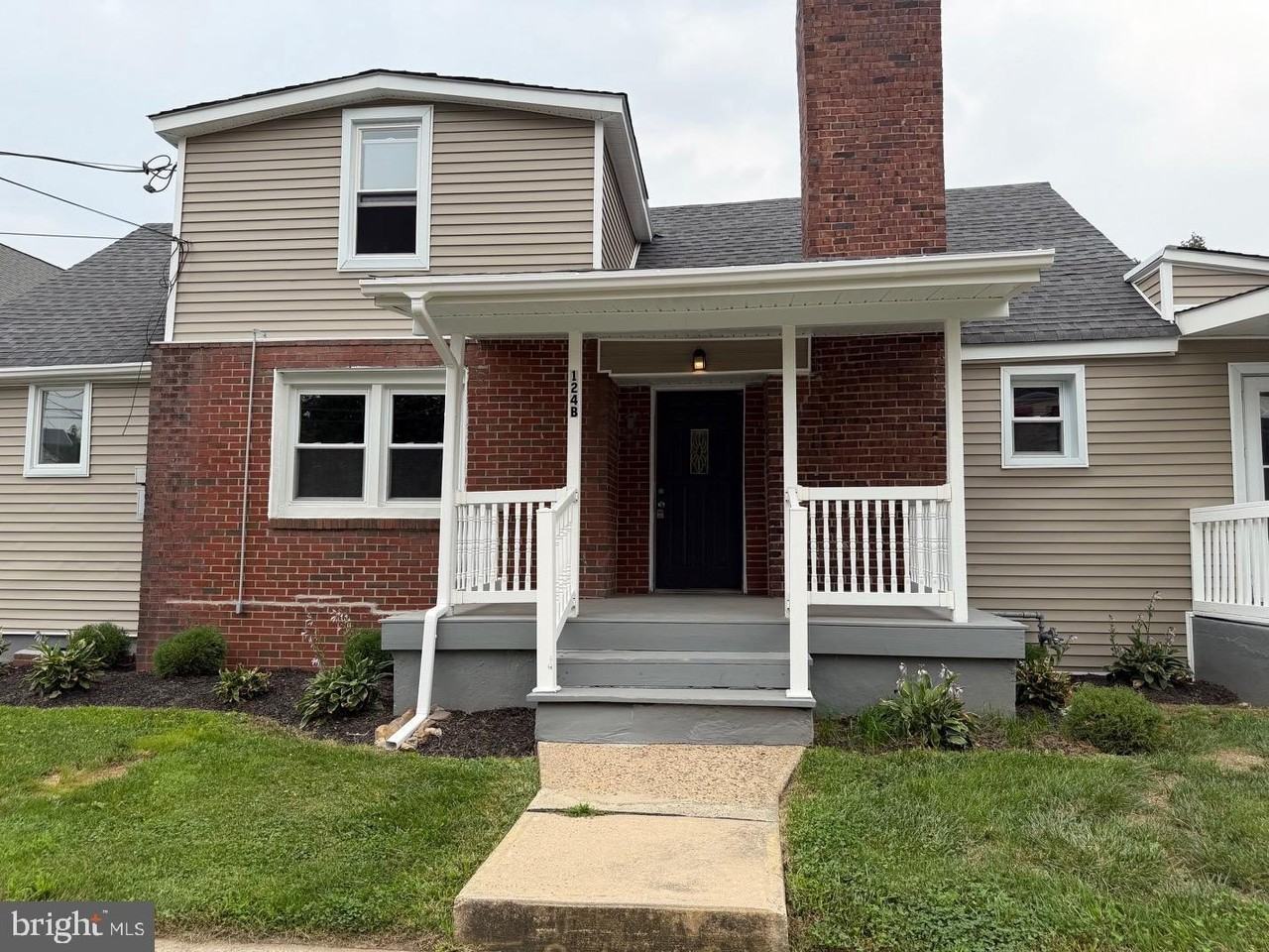 124 Robbins Ave #B