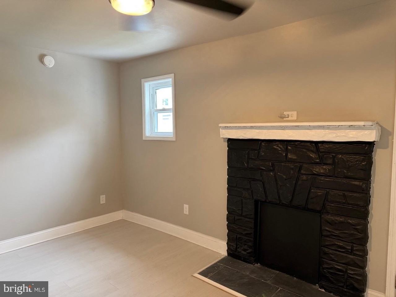 124 Robbins Ave #B - Photo 6 of 16