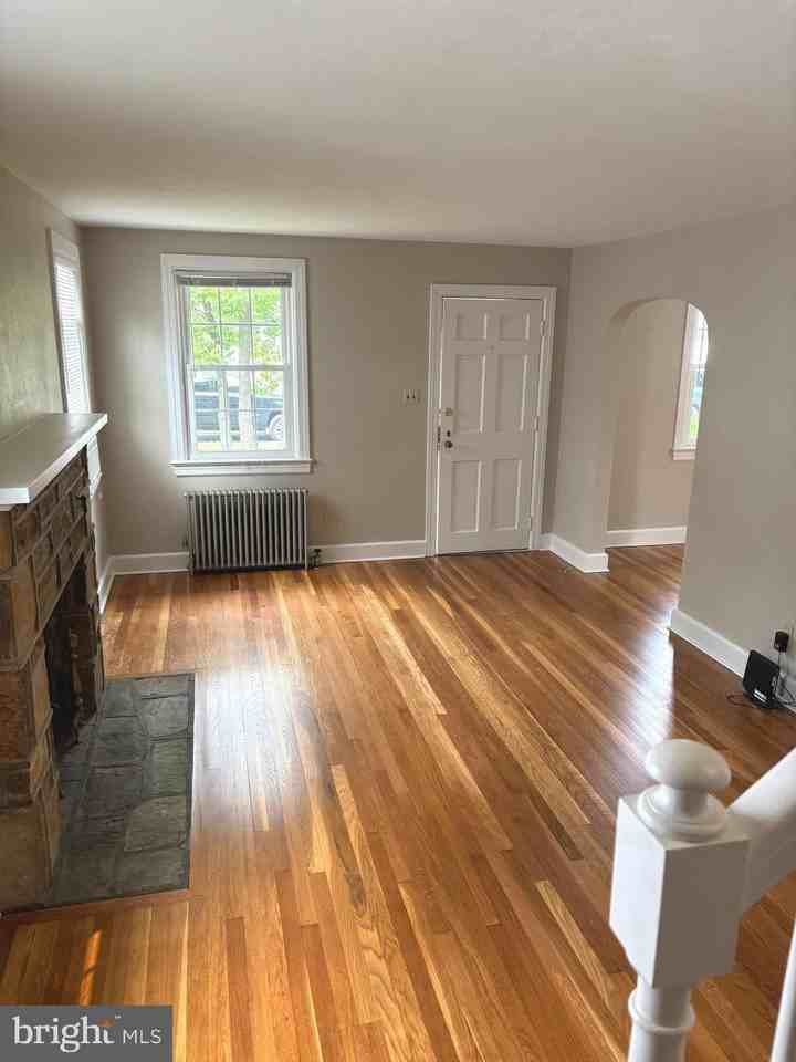 122 Homestead Ave - Photo 4 of 39