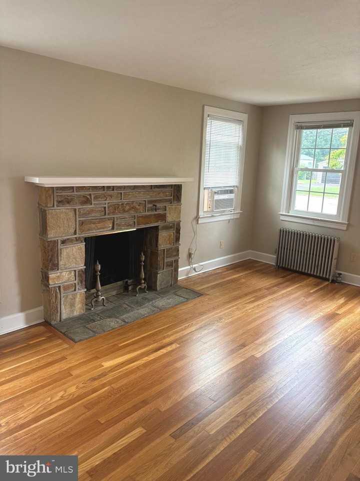122 Homestead Ave - Photo 5 of 39