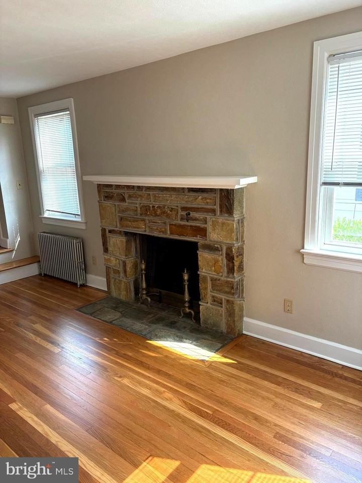 122 Homestead Ave - Photo 7 of 39