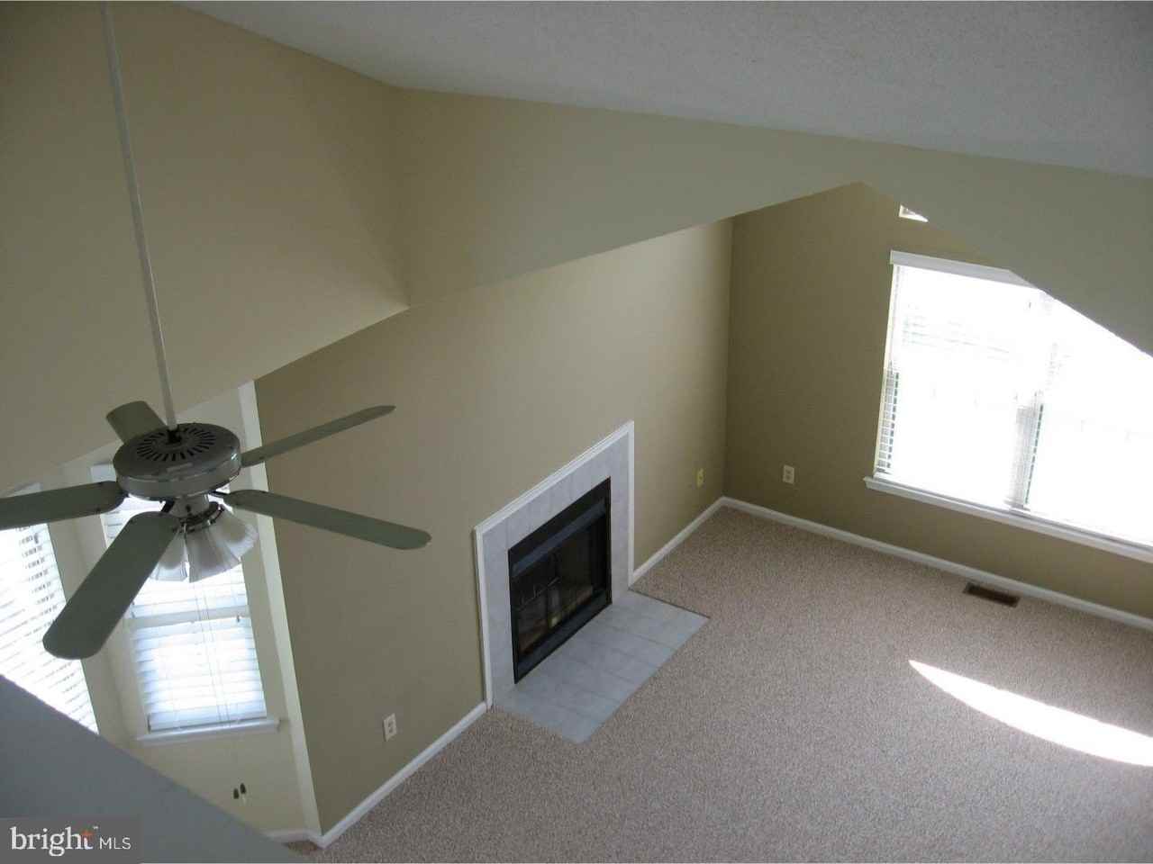 3304 Waltham Ct - Photo 4 of 9