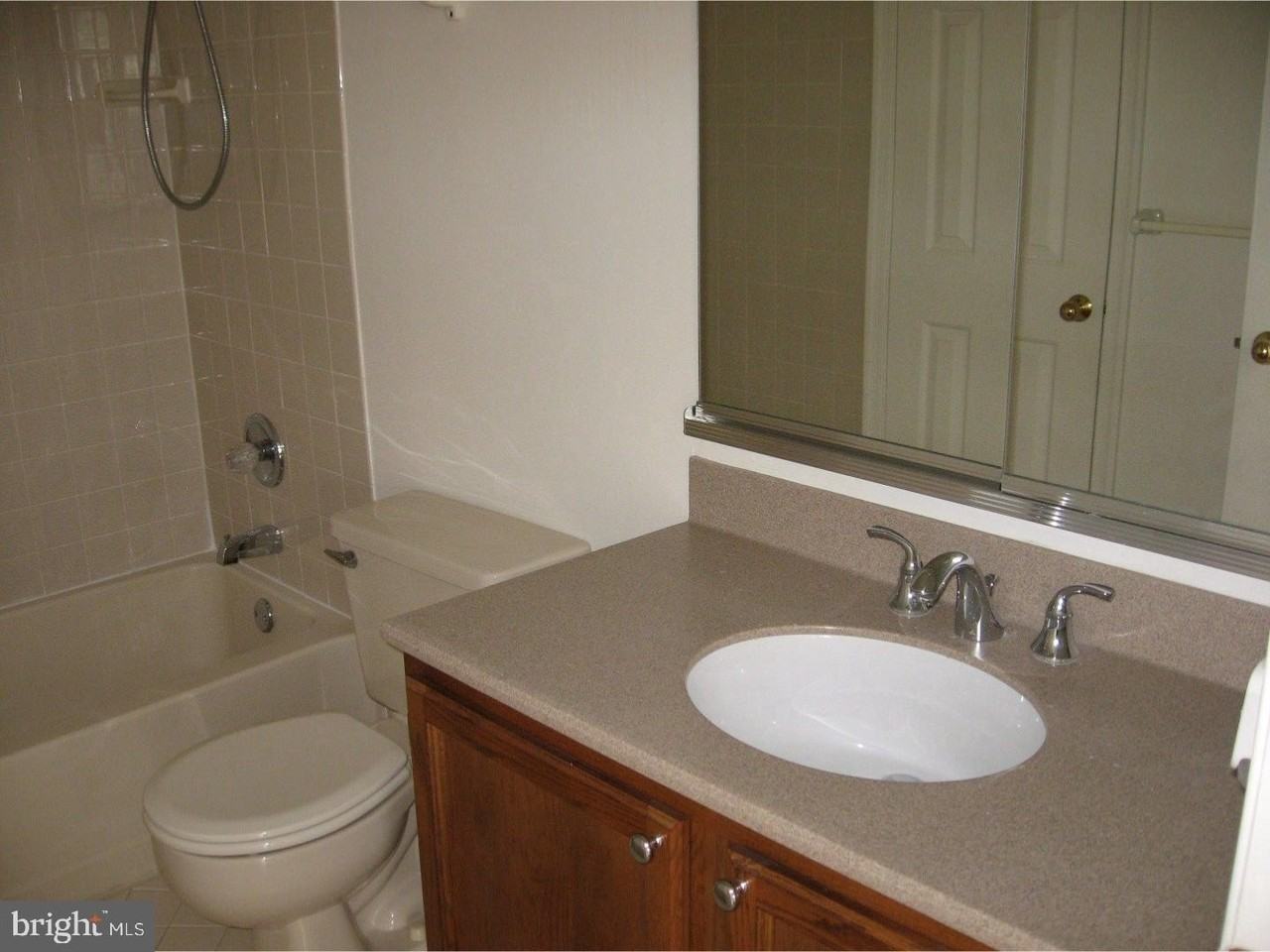 3304 Waltham Ct - Photo 6 of 9